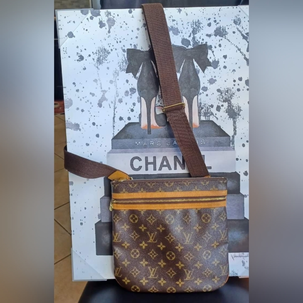 LOUIS VUITTON BOSPHORE MESSENGER